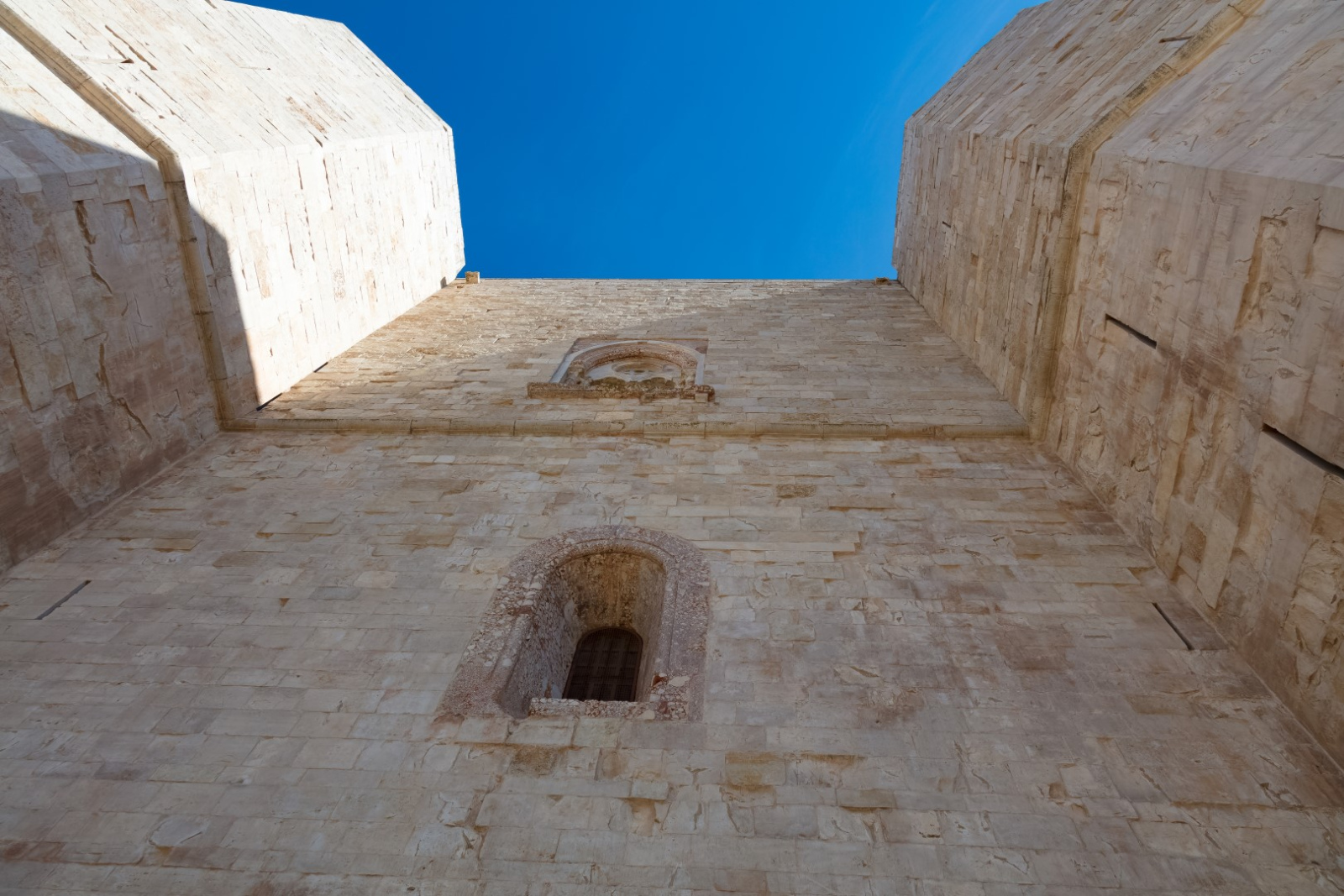 Castel Del Monte3224 (Large)